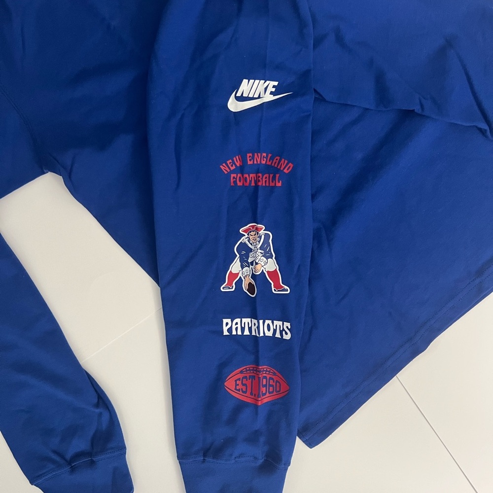 Nike New England Patriots thick long sleeve size men’s medium NFL new with tags - Picture 2 of 4